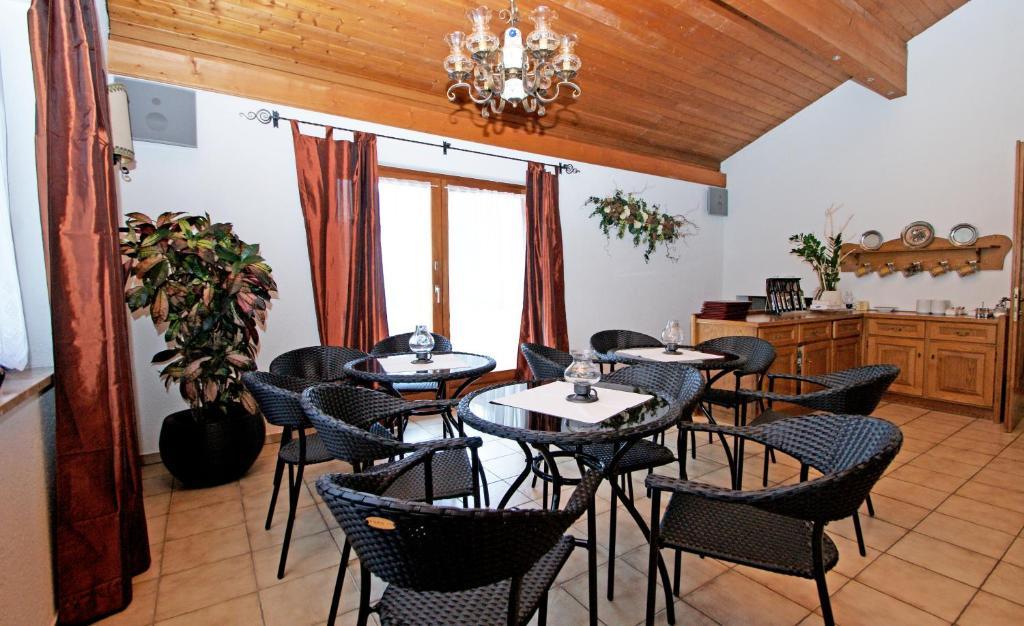 Hotel Alpenblick Шрунс Экстерьер фото