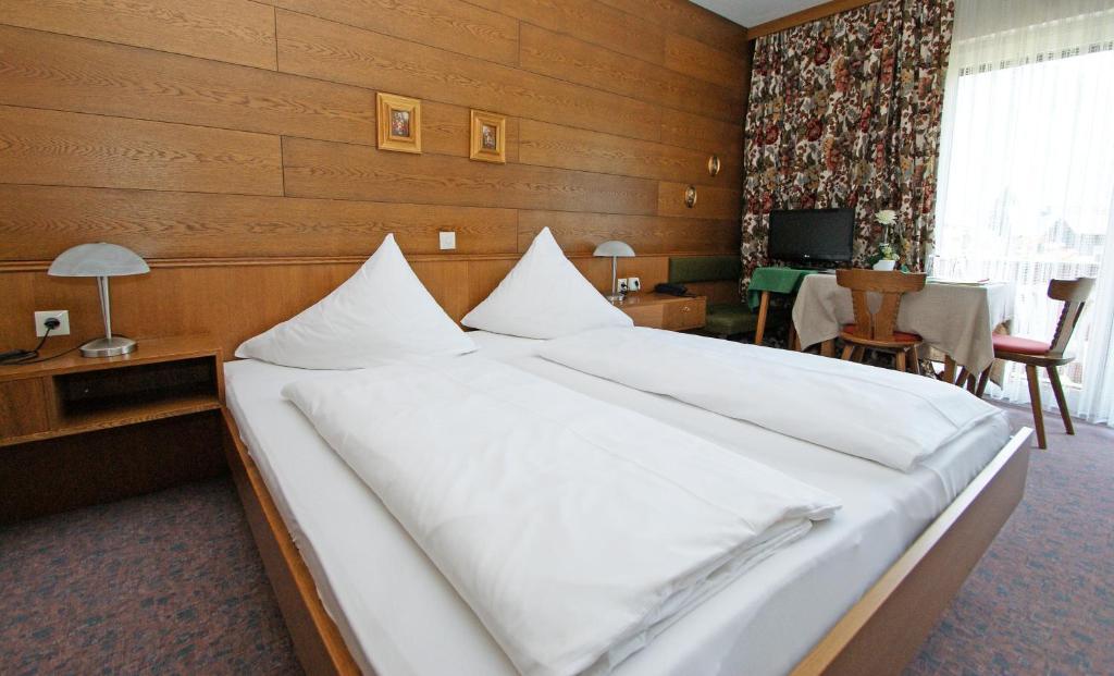 Hotel Alpenblick Шрунс Номер фото